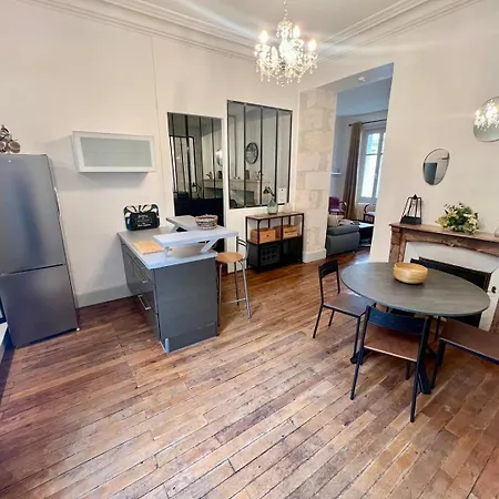Beautiful 1 Bedroom - Apartment