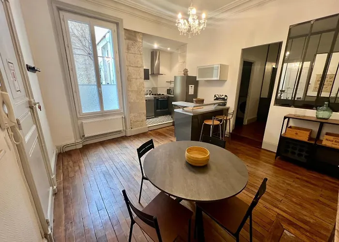 Spacieux T2 Centre Ville De Poitiers Apartamento *